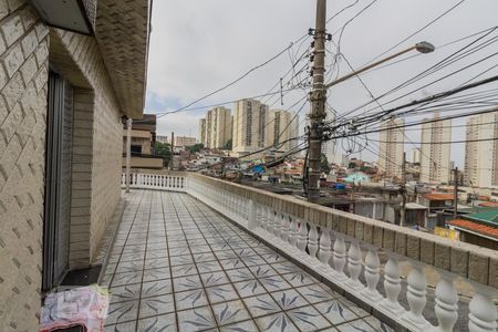 Casa à venda com 115m², 3 quartos e 3 vagas Casa à venda com 115m², 3 quartos e 3 vagasVaranda