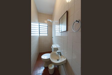 Banheiro Social 1 de casa à venda com 4 quartos, 180m² em Jardim das Acácias, São Paulo