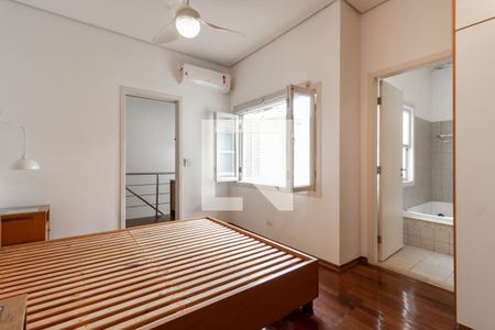 Suite de casa para alugar com 3 quartos, 155m² em Vila Nova Conceição, São Paulo