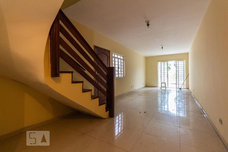 Sala de casa para alugar com 4 quartos, 240m² em Parque Colonial, São Paulo