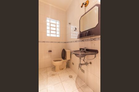 Lavabo de casa para alugar com 4 quartos, 240m² em Parque Colonial, São Paulo