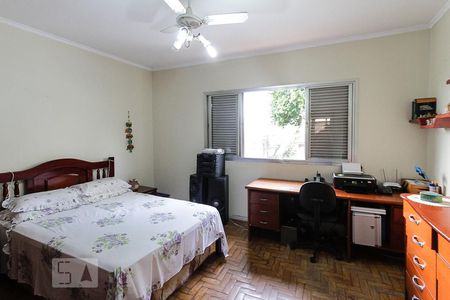 Casa para alugar com 240m², 4 quartos e 6 vagas Casa para alugar com 240m², 4 quartos e 6 vagasquaro 02