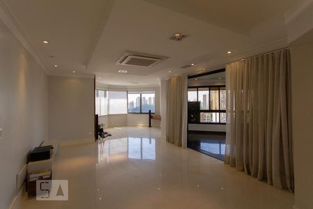 Apartamento à venda com 275m², 3 quartos e 5 vagasSala