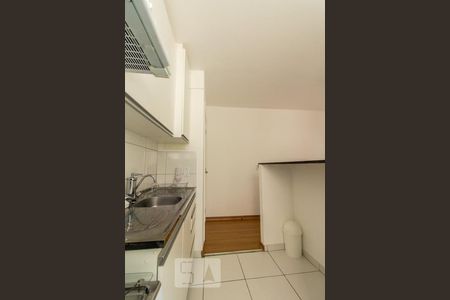 Cozinha de apartamento à venda com 2 quartos, 57m² em Planalto, Belo Horizonte