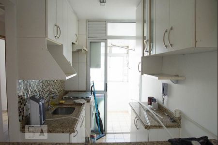 Cozinha  de apartamento à venda com 2 quartos, 48m² em Jardim Peri, São Paulo