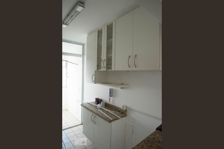 Cozinha  de apartamento à venda com 2 quartos, 48m² em Jardim Peri, São Paulo