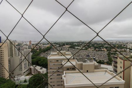 Vista da sala de apartamento para alugar com 2 quartos, 75m² em Água Verde, Curitiba