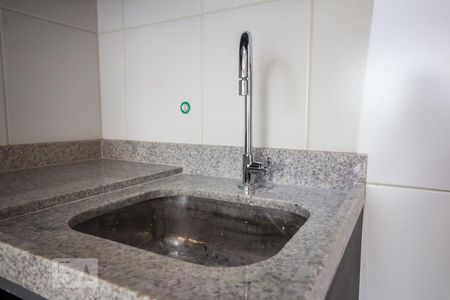 Cozinha detalhe de apartamento para alugar com 1 quarto, 35m² em Pinheiros, São Paulo