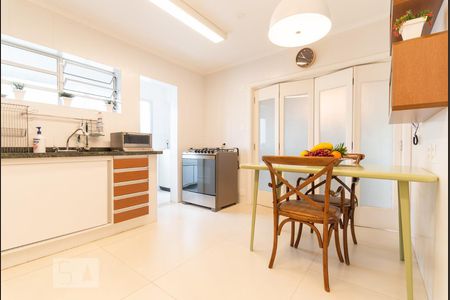 Cozinha de apartamento para alugar com 2 quartos, 120m² em Pinheiros, São Paulo
