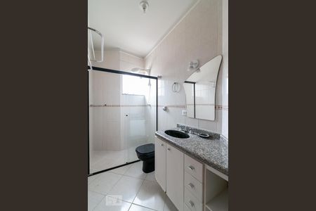 Banheiro de casa para alugar com 2 quartos, 70m² em Vila Nair, São Paulo
