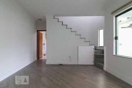 Sala de casa para alugar com 2 quartos, 70m² em Vila Nair, São Paulo