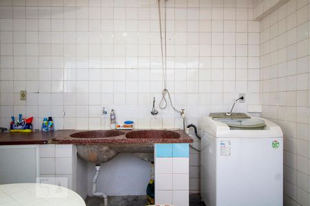 Casa à venda com 204m², 4 quartos e 2 vagas Casa à venda com 204m², 4 quartos e 2 vagasÁrea de serviço