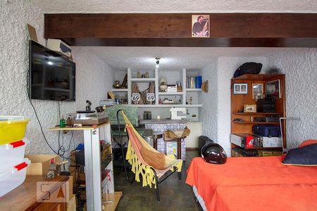 Casa à venda com 204m², 4 quartos e 2 vagas Casa à venda com 204m², 4 quartos e 2 vagasQuarto