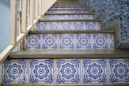 Casa à venda com 204m², 4 quartos e 2 vagas Casa à venda com 204m², 4 quartos e 2 vagasEscada