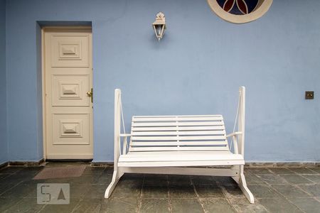 Casa à venda com 204m², 4 quartos e 2 vagas Casa à venda com 204m², 4 quartos e 2 vagasÁrea externa