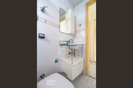 Banheiro social de apartamento para alugar com 2 quartos, 45m² em Vila Campestre, São Paulo