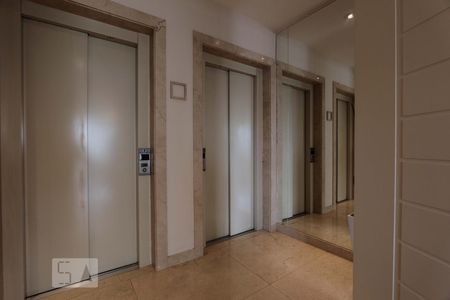 Hall de entrada particular de apartamento à venda com 4 quartos, 368m² em Panamby, São Paulo
