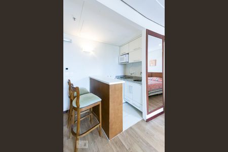 Cozinha de apartamento para alugar com 1 quarto, 33m² em Itaim Bibi, São Paulo