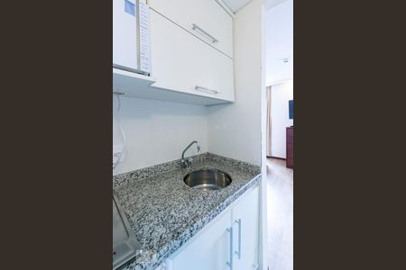 Cozinha de apartamento para alugar com 1 quarto, 33m² em Itaim Bibi, São Paulo