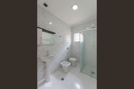 Banheiro de casa à venda com 3 quartos, 300m² em Vila Brasílio Machado, São Paulo