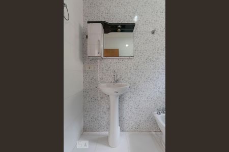 Banheiro de casa à venda com 3 quartos, 300m² em Vila Brasílio Machado, São Paulo