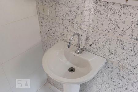 Banheiro (Torneira) de casa à venda com 3 quartos, 300m² em Vila Brasílio Machado, São Paulo