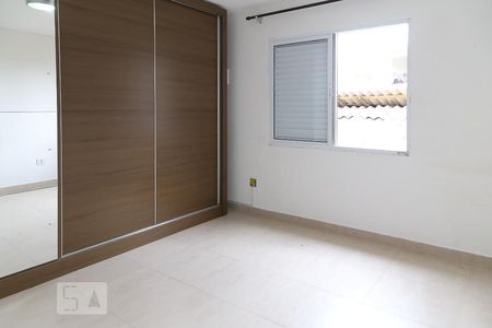 Quarto 1 de casa para alugar com 2 quartos, 70m² em Parque Vitória, São Paulo