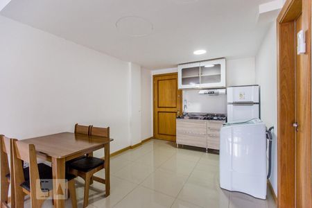 Cozinha de kitnet/studio para alugar com 1 quarto, 42m² em Menino Deus, Porto Alegre