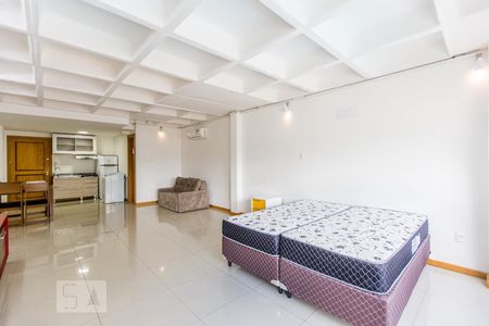 Living de kitnet/studio para alugar com 1 quarto, 42m² em Menino Deus, Porto Alegre