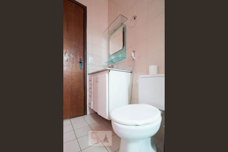 Banheiro de apartamento à venda com 2 quartos, 60m² em Nova Cintra, Belo Horizonte