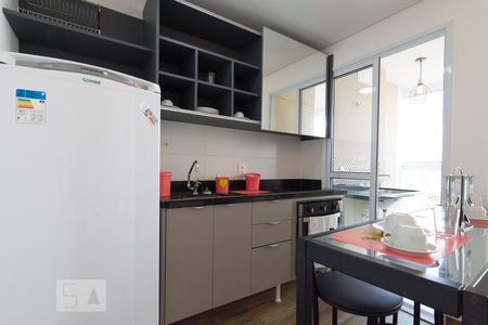 Cozinha de apartamento para alugar com 1 quarto, 35m² em Perdizes, São Paulo