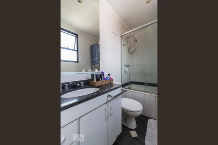 Banheiro suíte 1 de apartamento à venda com 3 quartos, 116m² em Vila Romana, São Paulo