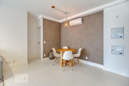 Sala de apartamento para alugar com 1 quarto, 53m² em Vila Nova Conceição, São Paulo