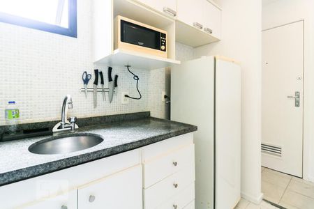 Cozinha de apartamento para alugar com 1 quarto, 42m² em Copacabana, Rio de Janeiro