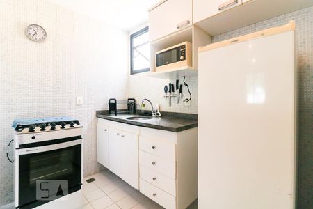 Cozinha de apartamento para alugar com 1 quarto, 42m² em Copacabana, Rio de Janeiro