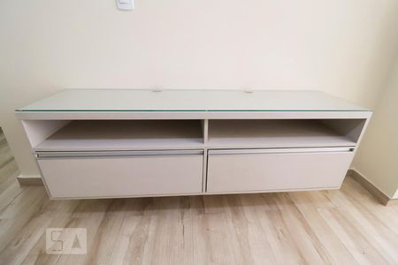 Sala de apartamento para alugar com 3 quartos, 74m² em Setor Goiânia 2, Goiânia