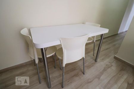 Sala de apartamento para alugar com 3 quartos, 74m² em Setor Goiânia 2, Goiânia