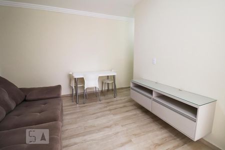 Sala de apartamento para alugar com 3 quartos, 74m² em Setor Goiânia 2, Goiânia