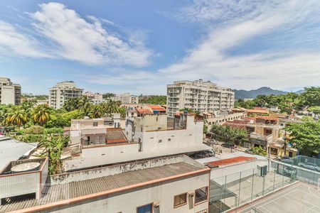 Vista Varanda Sala e Quarto 01 de apartamento para alugar com 3 quartos, 95m² em Pechincha, Rio de Janeiro