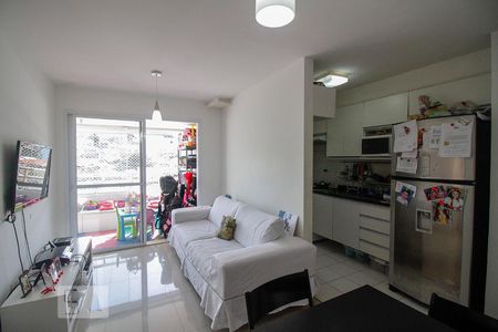 Sala de apartamento para alugar com 2 quartos, 77m² em Vila Anglo Brasileira, São Paulo