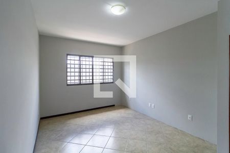 Sala 2 de casa à venda com 4 quartos, 220m² em Alípio de Melo, Belo Horizonte