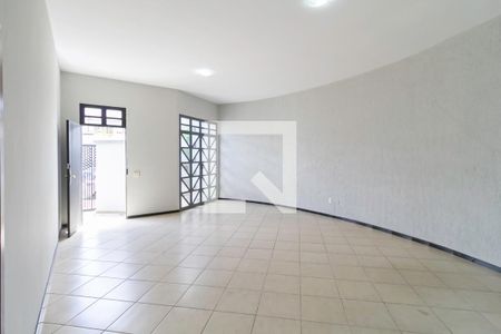 Sala 1 de casa à venda com 4 quartos, 220m² em Alípio de Melo, Belo Horizonte