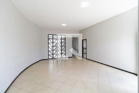 Sala 1 de casa para alugar com 4 quartos, 220m² em Alípio de Melo, Belo Horizonte