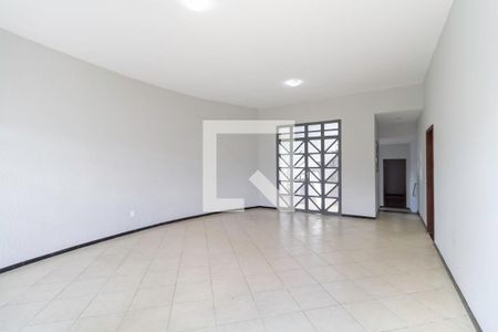 Sala 1 de casa para alugar com 4 quartos, 220m² em Alípio de Melo, Belo Horizonte