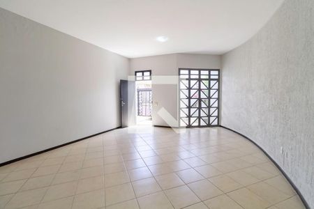 Sala 1 de casa para alugar com 4 quartos, 220m² em Alípio de Melo, Belo Horizonte