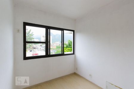 Quarto 1 de apartamento para alugar com 3 quartos, 65m² em Jacarepaguá, Rio de Janeiro