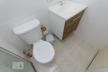 Banheiro de apartamento para alugar com 2 quartos, 50m² em Jacarepaguá, Rio de Janeiro