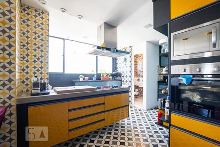 Cozinha de apartamento à venda com 2 quartos, 80m² em Mirandópolis, São Paulo