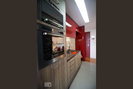 Cozinha de apartamento para alugar com 2 quartos, 65m² em Vila Romana, São Paulo