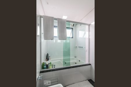 Apartamento para alugar com 150m², 3 quartos e sem vaga Apartamento para alugar com 150m², 3 quartos e sem vagaBanheiro Suite